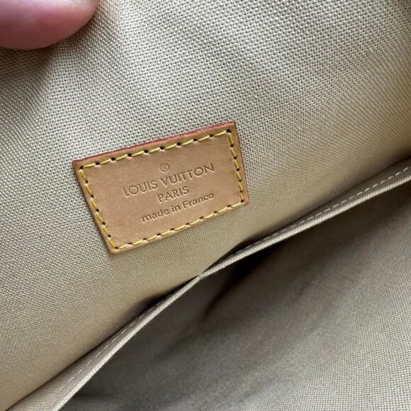 Louis Vuitton Figheri White Monogram Leather Shoulder Bag 988-030524 - Picture 16 of 16